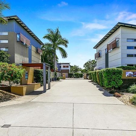 Quarterdecks Retreat Villa Urangan Exterior foto