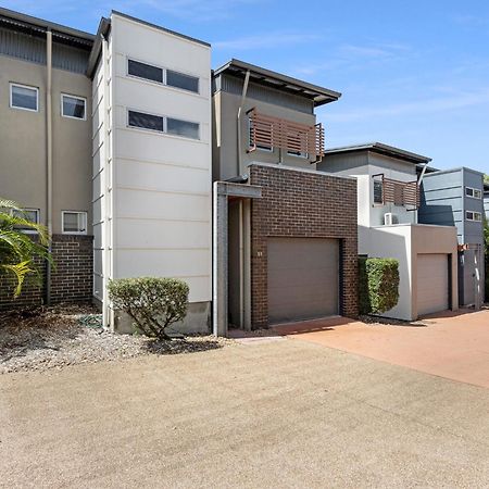 Quarterdecks Retreat Villa Urangan Exterior foto