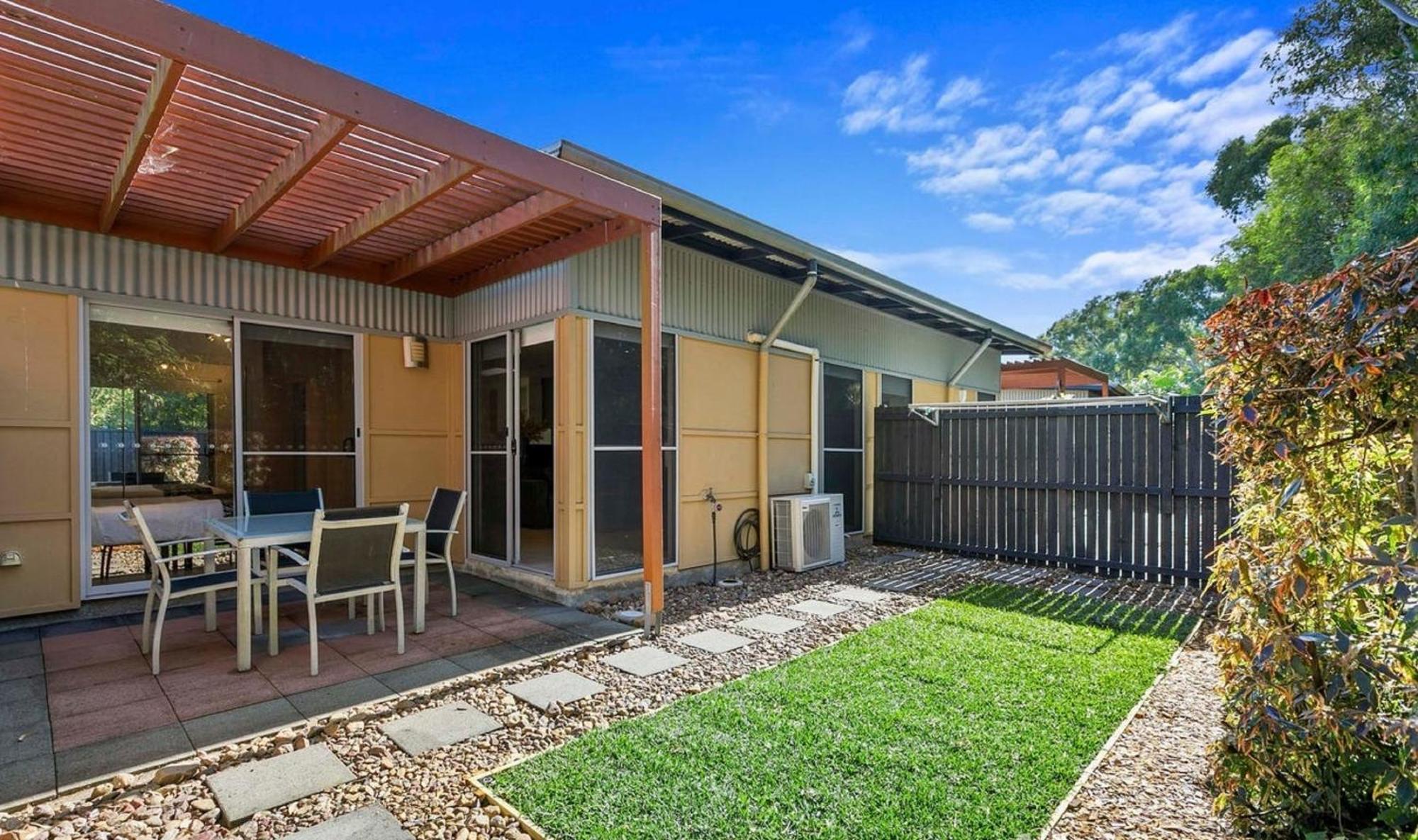 Quarterdecks Retreat Villa Urangan Exterior foto